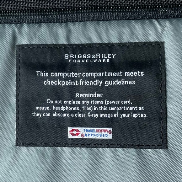 Briggs & Riley Travelware Style# kbc403-4 Black Executive Expandable Briefcase - Picture 5 of 16